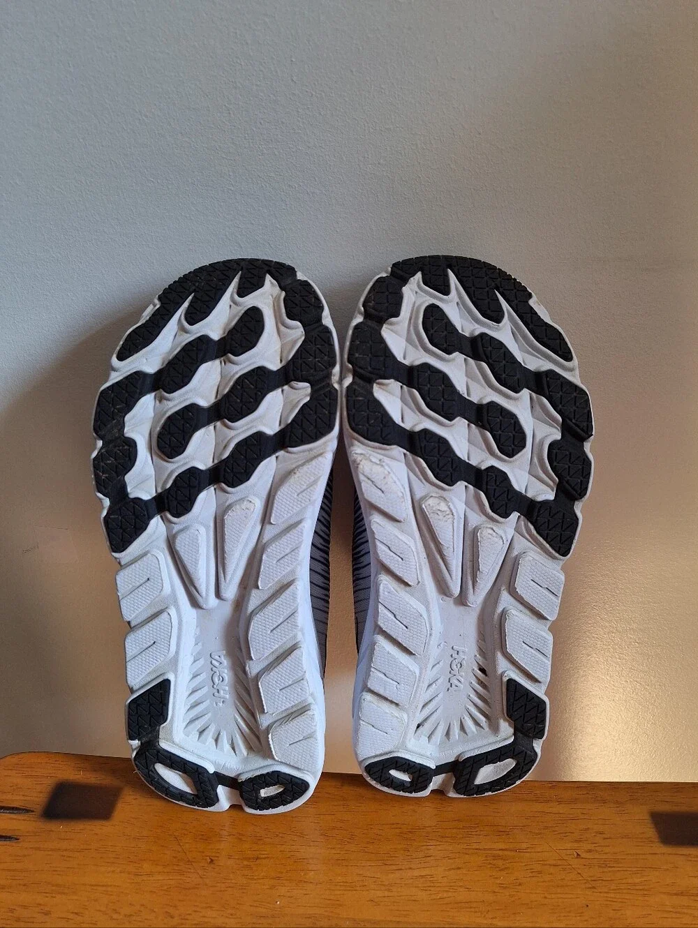 Hoka Rincon 3 Women's Black And White Size 7.5D